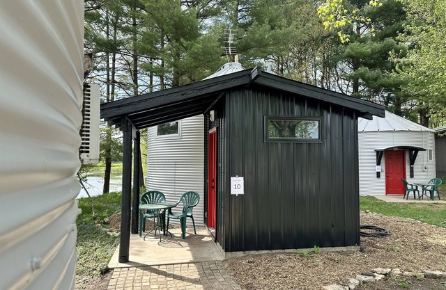 Grain Bin Cottage 10
