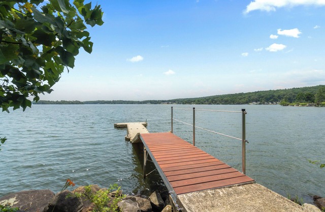 Grammy's Lake House w/ Private Waterfront Access