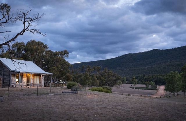 Grampians Pioneer Log Cottage