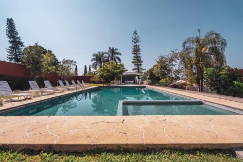 Gran casa con alberca climatizada jacuzzi y asador