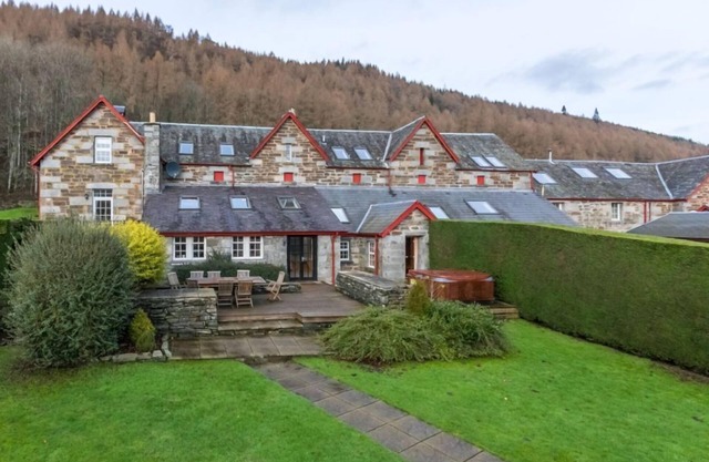 Mains of Taymouth, KENMORE ~ 5 * Granary Court - capacidad para 8 personas en 4 habitaciones
