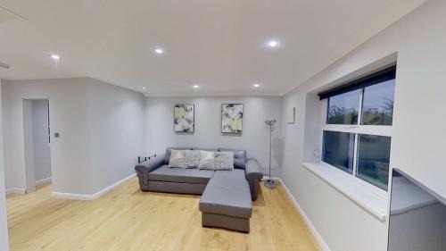 Grand 2 bed Apartment