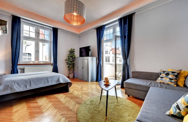 Grand Apartments - Brooklyn