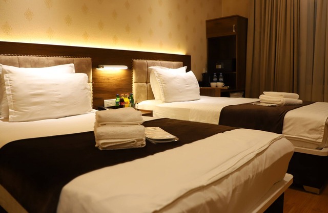 Grand Avenue Hotel