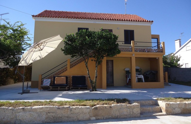Gran casa del abuelo - vacaciones entre el mar y las montañas