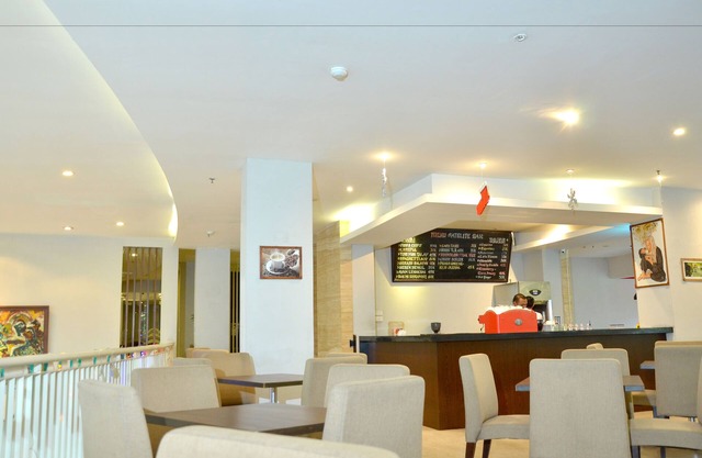 Grand Cakra Hotel