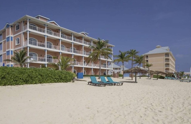 Grand Cayman Resort - Penthouse 2 Bedrm/2 Baths, Beach Front