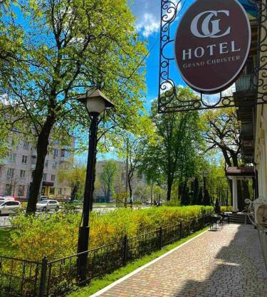 Grand Christer Hotel
