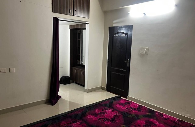 Grand City Retreat 3 BHK Balcony Bliss in Manikonda. Heart of the city.