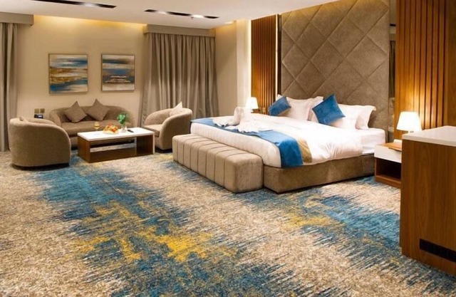 Grand day hotel