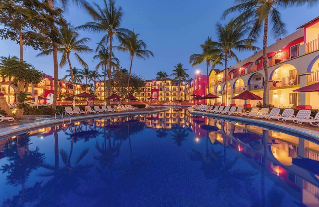 Grand Decameron Complex Bucerias, A Trademark All-Inclusive Resort