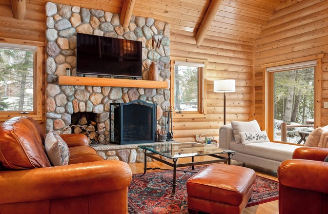 Grand Deer Lake Log Home – Minnesota Lake Life: Swim, Fish, Boat & More