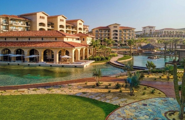 Grand Room at Dunes with Private Beach with Discount Golf Package