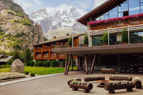 Grand Hotel Courmayeur Mont Blanc, by R Collection Hotels