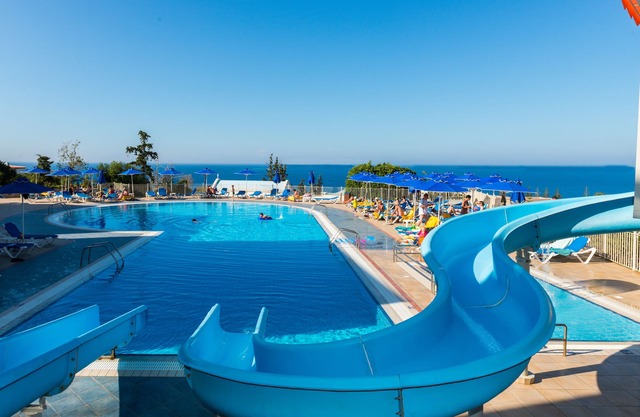 Grand Hotel Holiday Resort
