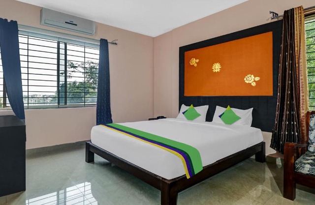 GRAND JP INN Near 2 km from Gundlupet bus stand