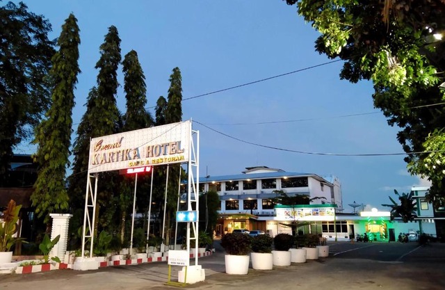 Grand Kartika Hotel