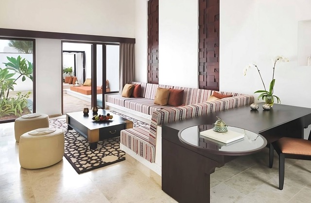 Grand Lanai! Spacious Accommodation w/Garden View & Pool! Direct Beach Access!
