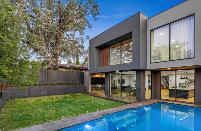 Grand Luxury Retreat in Melbourne's East
