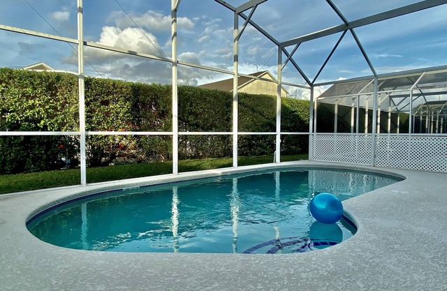 Grand Luxury Pool Home near Disney & Universal