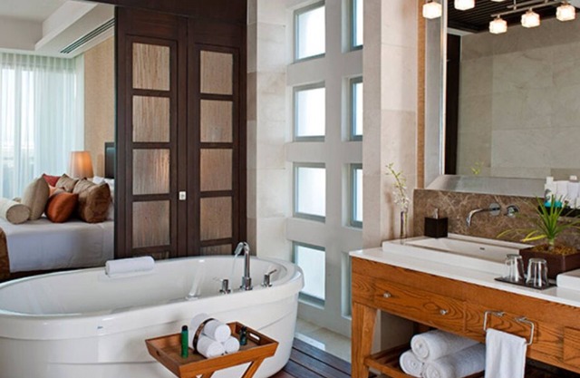 Grand Luxxe Master Room – Refined Comfort on Mexico’s Pacific Coast