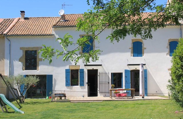 Grand mas Avec Piscine et Grand Jardin Arboré, à 10 min D'avignon