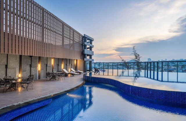 Grand Mercure Batam Centre