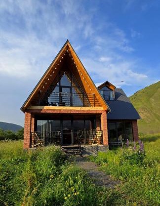 Grand Mountain Cottage