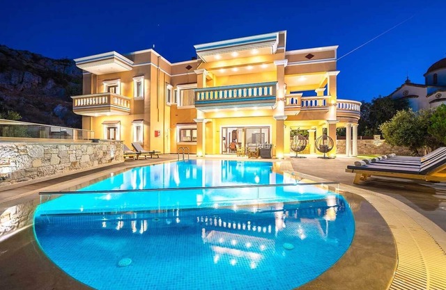 Grand Olympia, lujo, espaciosas áreas interiores y exteriores