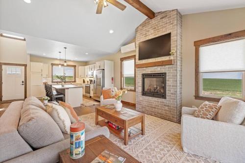 Grand Opening! Mountain Views-Fireplace-Families