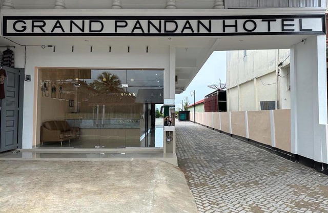GRAND PANDAN HOTEL