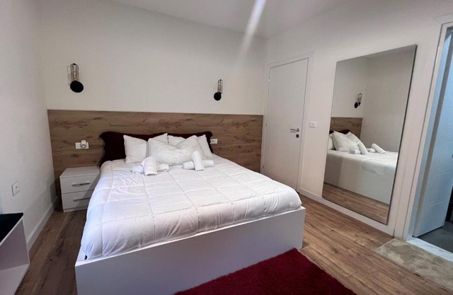 Grand Park & Bllok Area Rooms