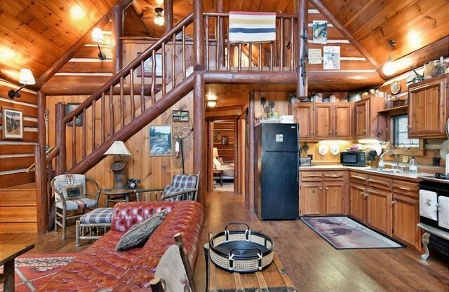 GRAND PINES CABIN 27 3 BEDROOM EXECUTIVE CABIN ON LITTLE ROUND LAKE WI