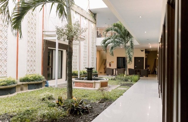 Grand Sahman Hotel