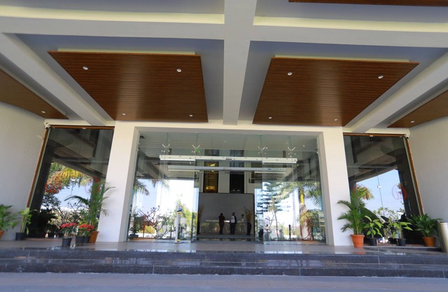 Grand Sarovar Portico