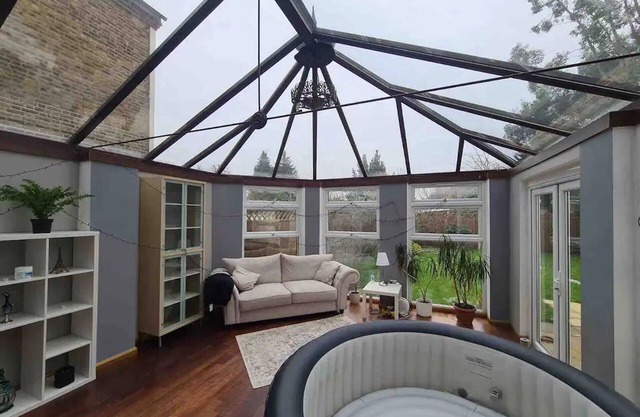 Grand, Spacious 3bed 2bath with Garden and Hot Tub