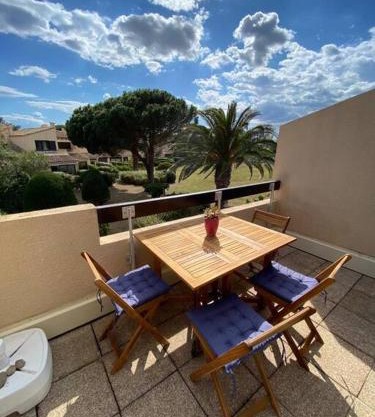 Grand studio entre le golf et la plage à 800m