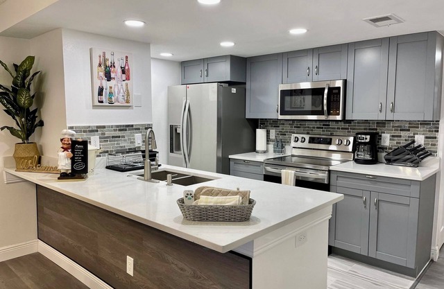 Grand Superior 3BR Condo Near Disney Parks #10