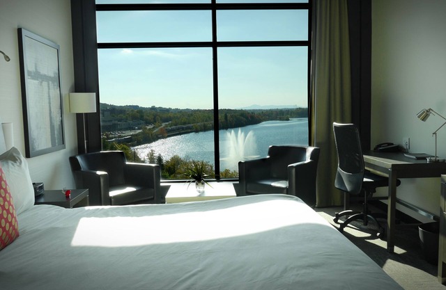 Grand Times Hotel Sherbrooke