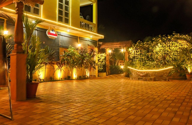 Grand Vatika Resort