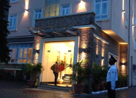 GrandBee Suites