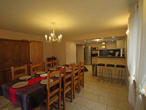 Grande maison avec cheminée, proche nature, idéale pour familles et amis, animaux admis. - FR-1-589-229