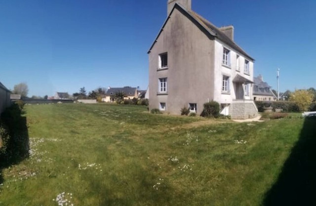 Grande Maison Dans un Village Côtier du Finistère