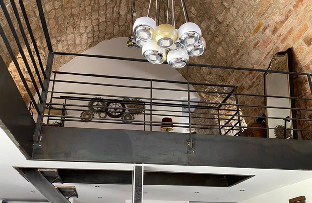 Grande Maison Voûtée en Pierre Avec Piscine