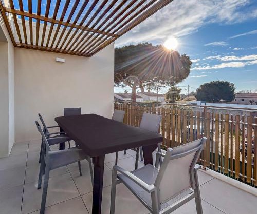 Grande Terrasse & Parking - à Vias