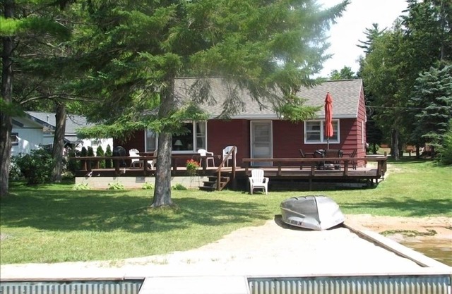 Acogedor Sunset Cottage de la abuela en Mullett Lake