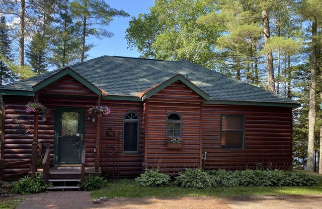 Grandma’s Cabin-10 min from the Birkie trail.