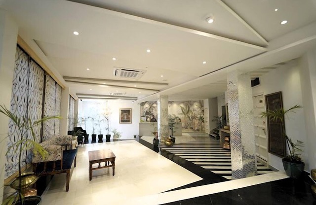 Grandrosse Boutique - Lake Facing Hotel