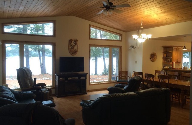 Grandview Lake cottage, July and or August Private luxury 500 feet waterfront