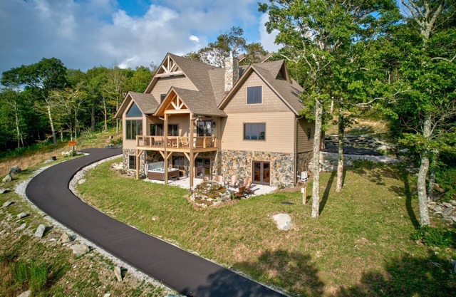 Grandview Pointe - Luxury on Sugar, hot tub, game room